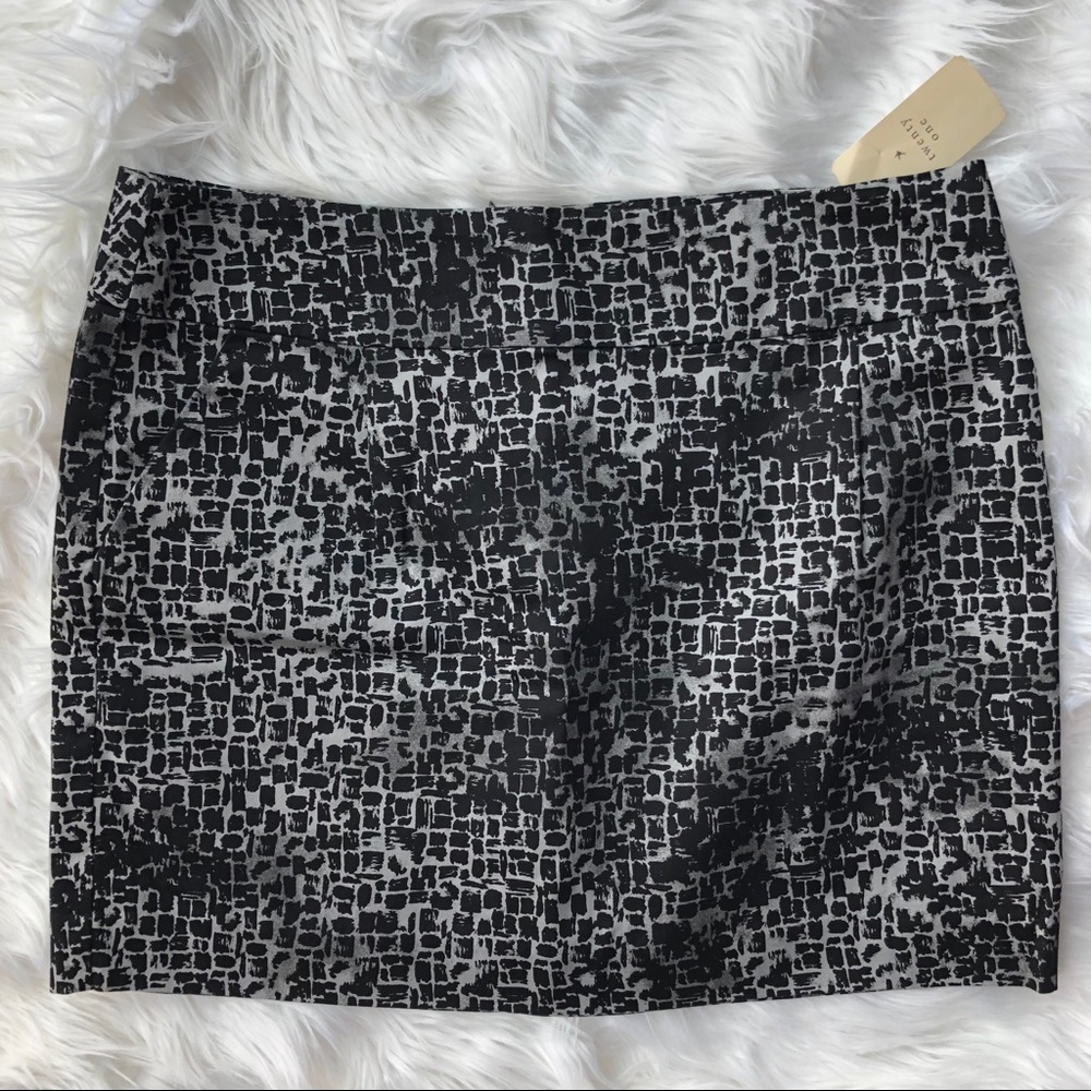Forever 21 Black gray mini skirt L large NWT